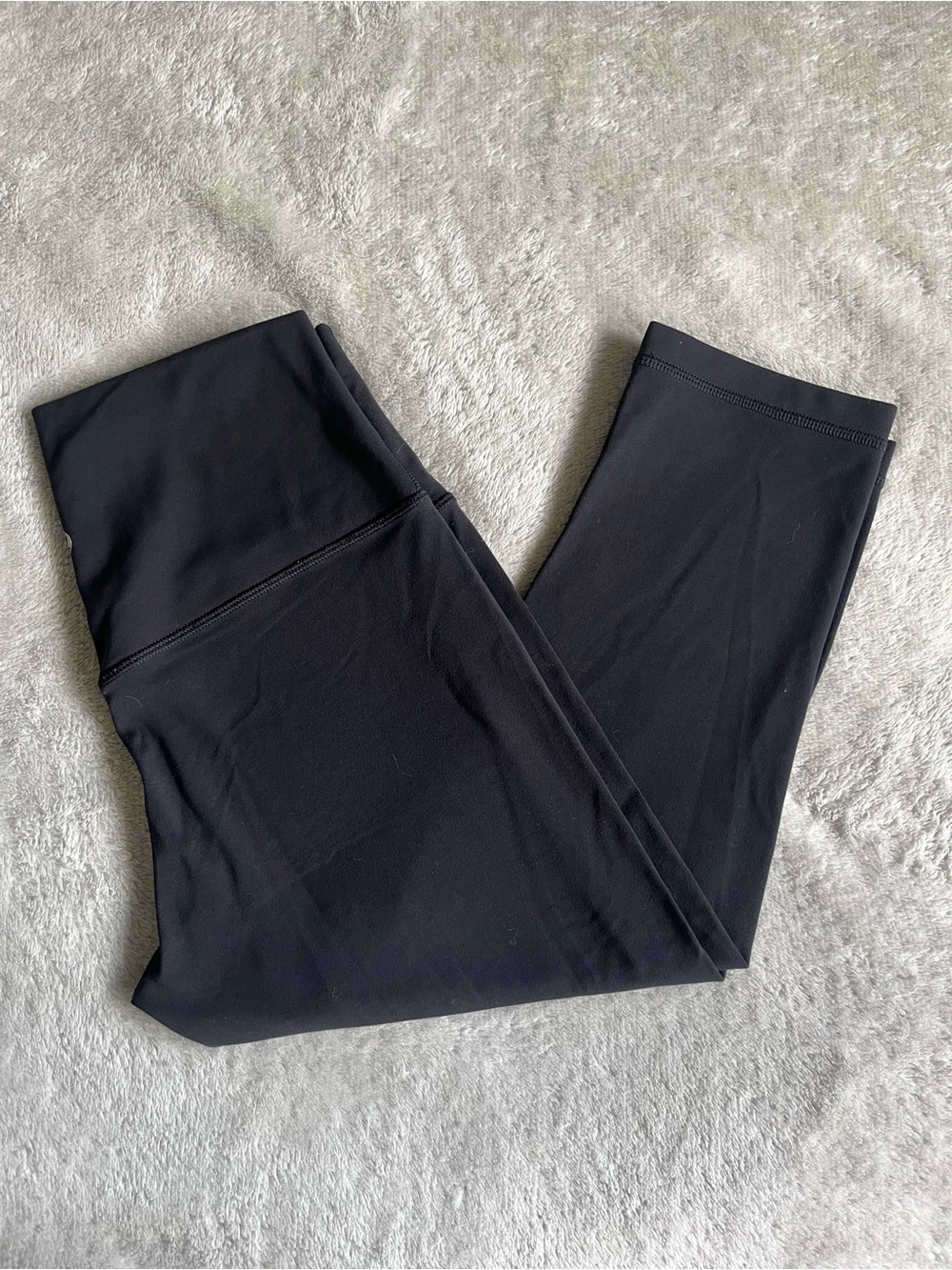 Lululemon Align Crop 19" Leggings size 8 In Black